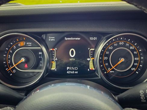 Certified 2022 Jeep Wrangler Unlimited Sahara w/ LED Lighting Group AWD/4WD image 13