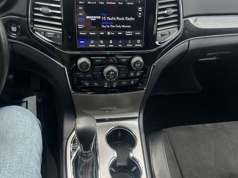 Used 2019 Jeep Grand Cherokee Trailhawk image 8