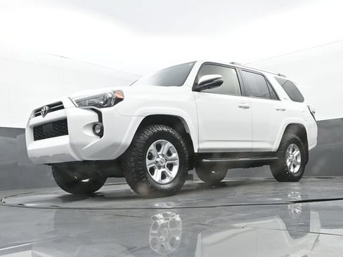 Used 2024 Toyota 4Runner SR5 Premium w/ Moonroof Package AWD/4WD image 28