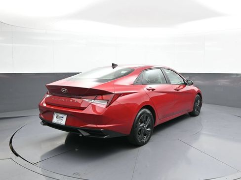 Certified 2021 Hyundai Elantra SEL FWD image 6