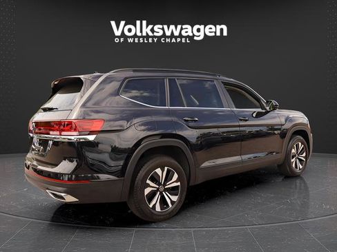 Certified 2025 Volkswagen Atlas SE FWD image 8
