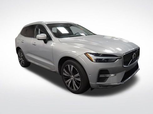 Used 2023 Volvo XC60 B5 Plus AWD/4WD image 8