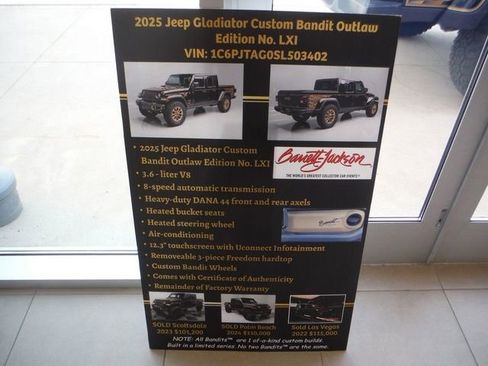 Used 2025 Jeep Gladiator Sport AWD/4WD image 2
