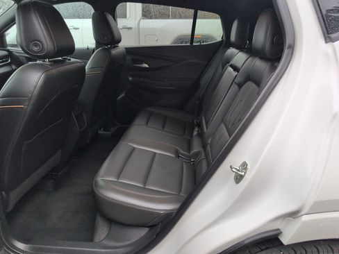 Used 2024 Buick Envista Avenir image 32