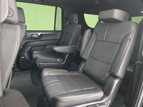 Certified 2025 Chevrolet Suburban RST w/ RST Capability Package AWD/4WD image 30