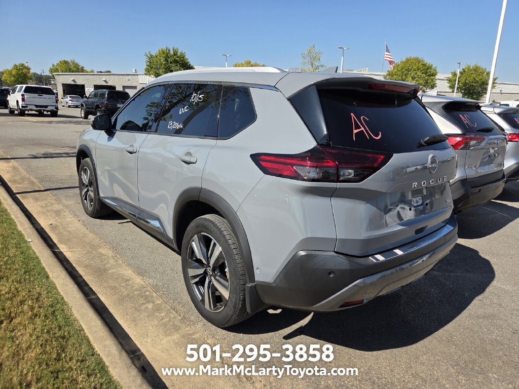 Used 2023 Nissan Rogue SL w/ SL Premium Package FWD image 6
