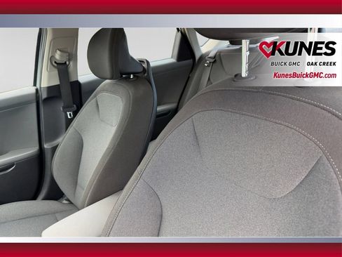 Used 2025 Kia K4 FWD image 23