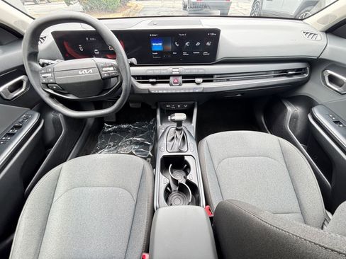 Used 2025 Kia K4 FWD image 33