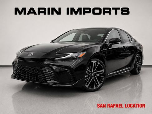 Used 2025 Toyota Camry XSE FWD image 1