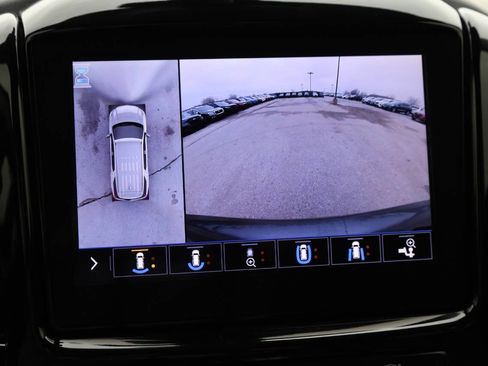 Used 2020 Chevrolet Traverse High Country FWD image 25
