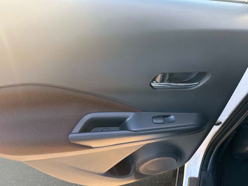 Used 2020 Nissan Kicks SR w/ Exterior Package FWD image 11