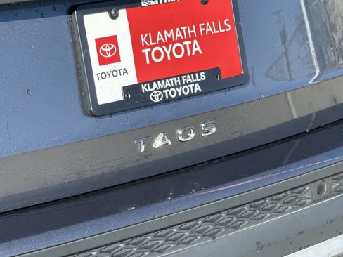 Used 2022 Volkswagen Taos SEL image 9