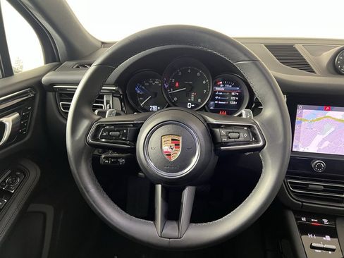 Certified 2025 Porsche Macan image 20