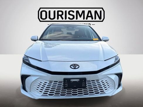 Used 2025 Toyota Camry XSE image 2