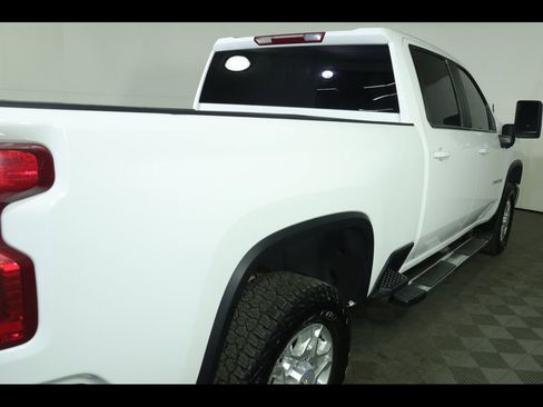Used 2024 Chevrolet Silverado 2500 LT image 20