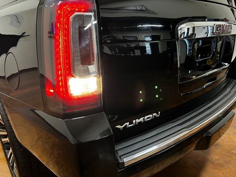 Used 2018 GMC Yukon Denali w/ Denali Ultimate Package AWD/4WD image 44