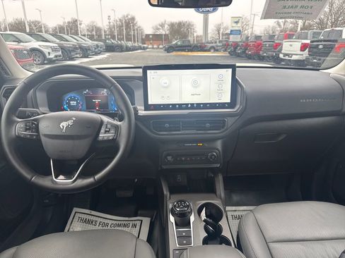 Used 2025 Ford Bronco Sport Badlands image 16