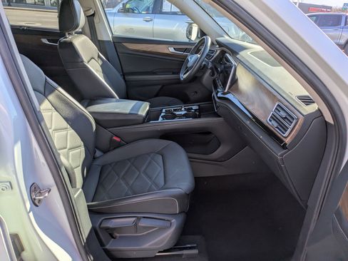 Used 2024 Volkswagen Atlas SE image 34