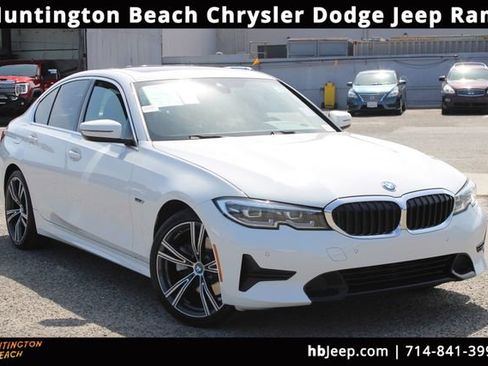 Used 2022 BMW 330e w/ Convenience Package RWD image 1