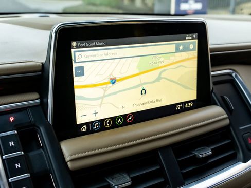 Used 2021 Chevrolet Tahoe Premier w/ Premium Package image 23