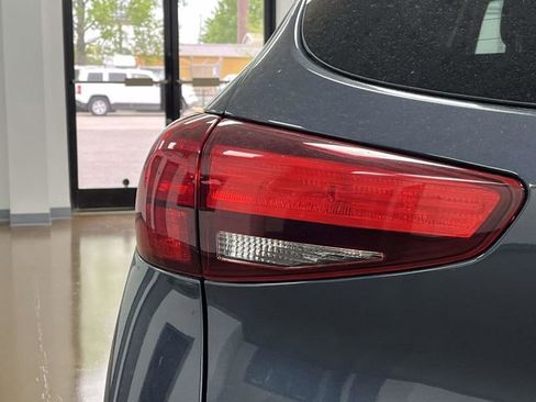 Used 2019 Hyundai Tucson Value FWD image 11