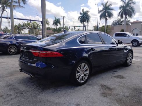 Used 2017 Jaguar XF Premium RWD image 14