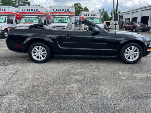 Used 2007 Ford Mustang Premium RWD image 10