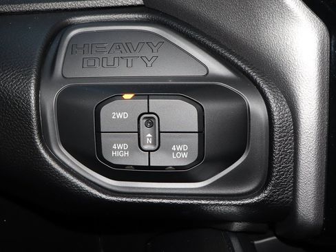 Used 2025 RAM 2500 Laramie AWD/4WD image 19