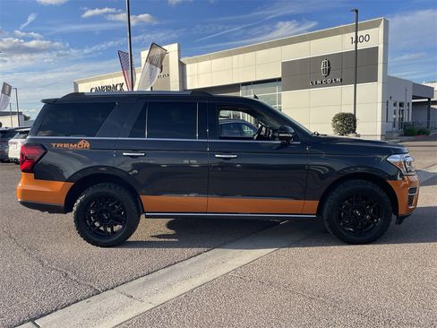 Used 2024 Ford Expedition Limited image 6