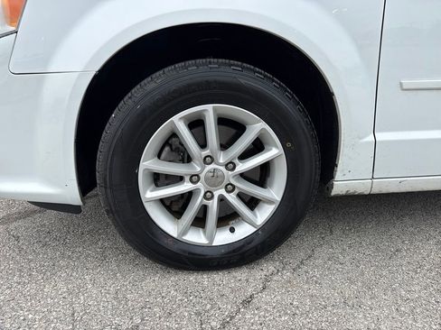 Used 2015 Dodge Grand Caravan SXT FWD image 27