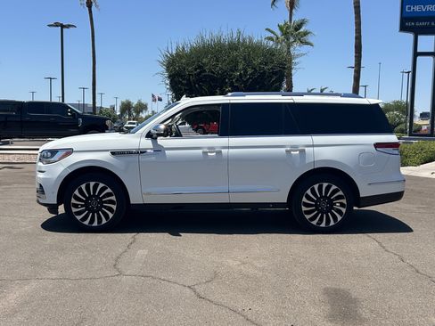 Used 2022 Lincoln Navigator Black Label AWD/4WD image 2
