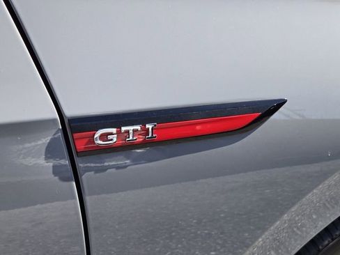 Certified 2022 Volkswagen GTI SE FWD image 17