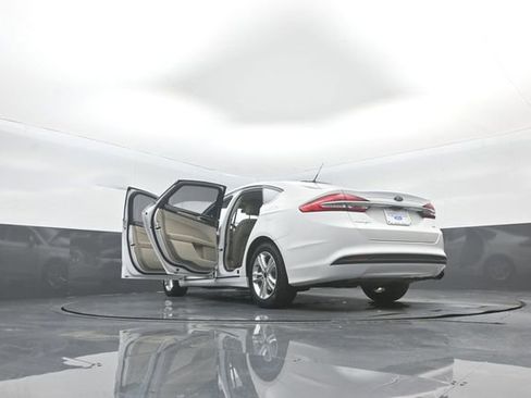 Certified 2018 Ford Fusion SE FWD image 44