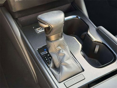 Certified 2023 Lexus ES 350 w/ Premium Package image 39