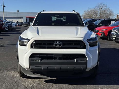 Used 2025 Toyota 4Runner SR5 image 25