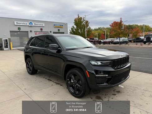 New 2025 Jeep Grand Cherokee Limited w/ Black Appearance Package image 6