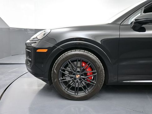 Certified 2025 Porsche Cayenne GTS image 12