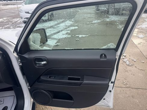 Used 2014 Jeep Patriot Latitude image 16