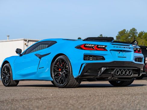 Used 2023 Chevrolet Corvette Z06 image 8