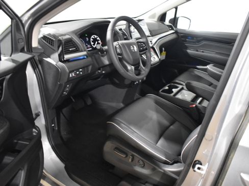 New 2026 Honda Odyssey Touring image 24