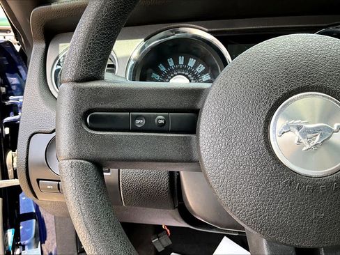 Used 2012 Ford Mustang Coupe RWD image 24
