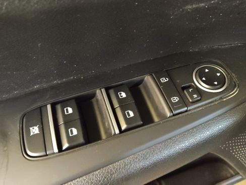 Used 2024 Kia Forte LXS FWD image 27