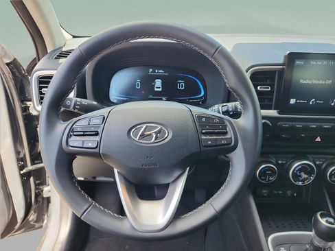 Certified 2026 Hyundai Venue SEL FWD image 9