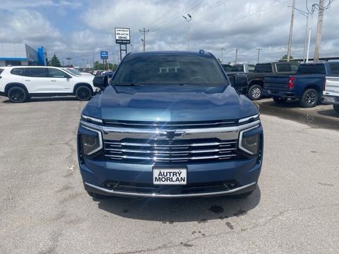 New 2025 Chevrolet Suburban Premier image 9