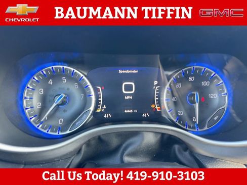 Used 2024 Chrysler Pacifica Touring-L image 18