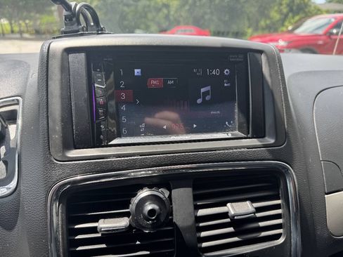 Used 2016 Dodge Grand Caravan R/T FWD image 20