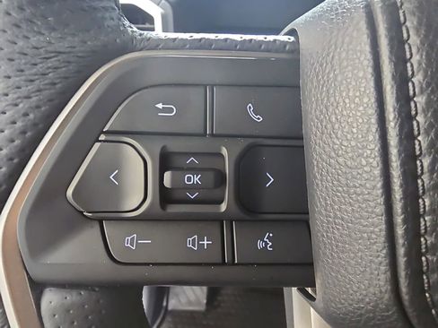 Used 2025 Toyota Tacoma TRD Off-Road image 17