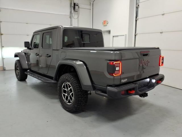 Used 2025 Jeep Gladiator Rubicon w/ Convenience Group AWD/4WD image 5