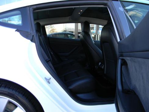 Used 2018 Tesla Model 3 Long Range image 15