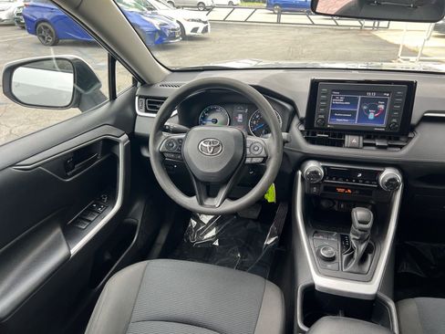 Used 2022 Toyota RAV4 LE AWD/4WD image 22